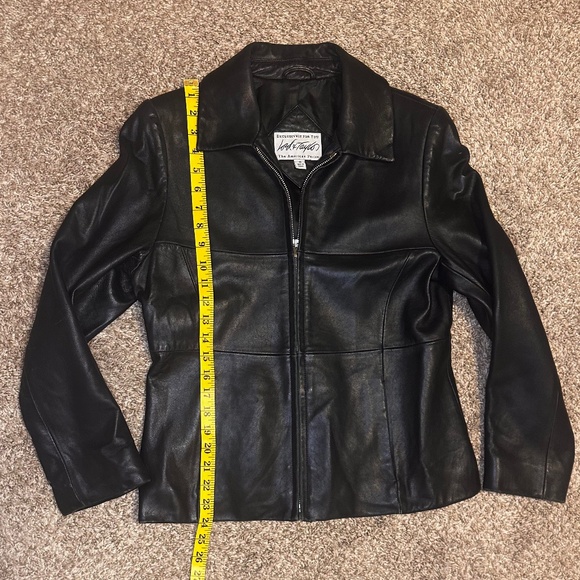 Vintage Lord & Taylor 100% Genuine Leather, Zip-Front Jacket, Size M - Picture 16 of 16